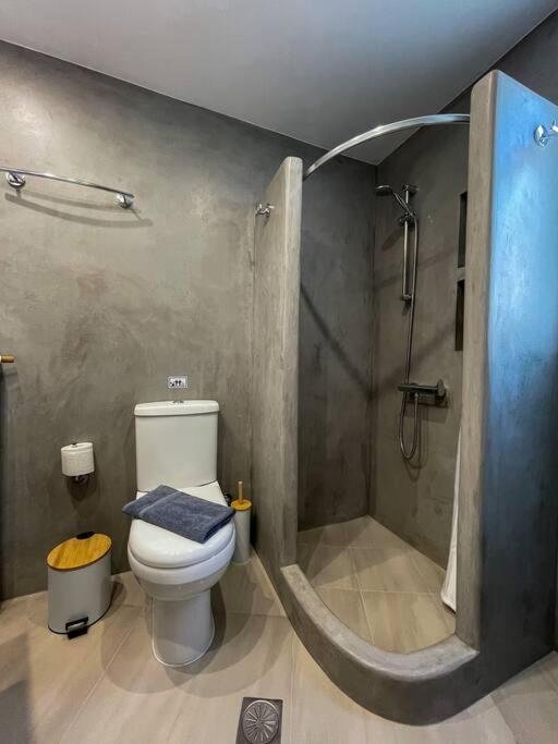 Just Live Apartment Triovasalos Ngoại thất bức ảnh